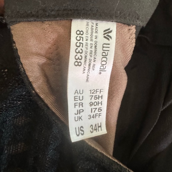 Wacoal black underwire bra. 34H. Only more in a few times. - Picture 3 of 3